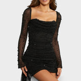 Sónia - Vestido Mini com Brilho e Decote