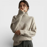 Suéter com decote alto aconchegante