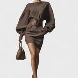 Lídia - Vestido curto em malha com cintura estruturada